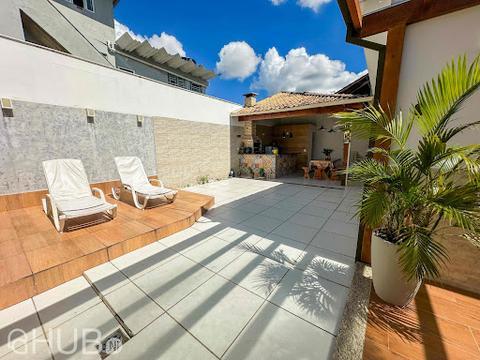 Casa à venda em Serra, Parque Residencial Laranjeiras, com 3 quartos, com 200 m²